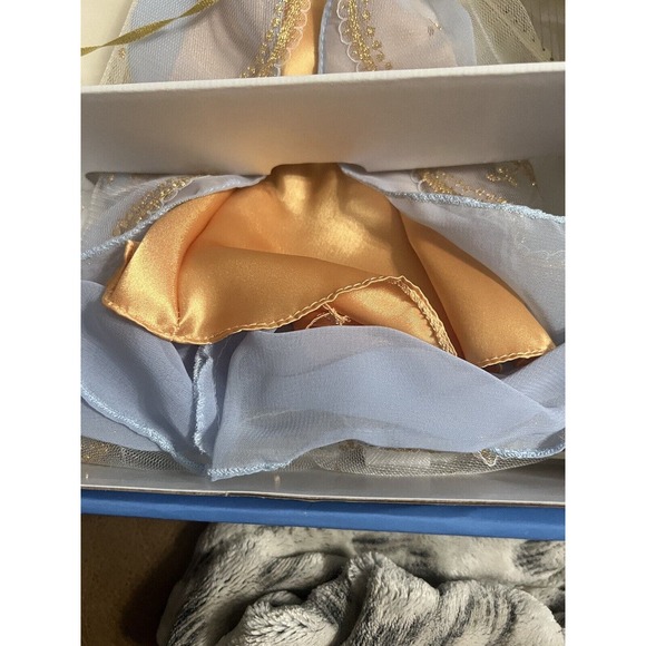 Barbie Angels of Music Collection 1st: Harpist Angel NRFB - Picture 11 of 14